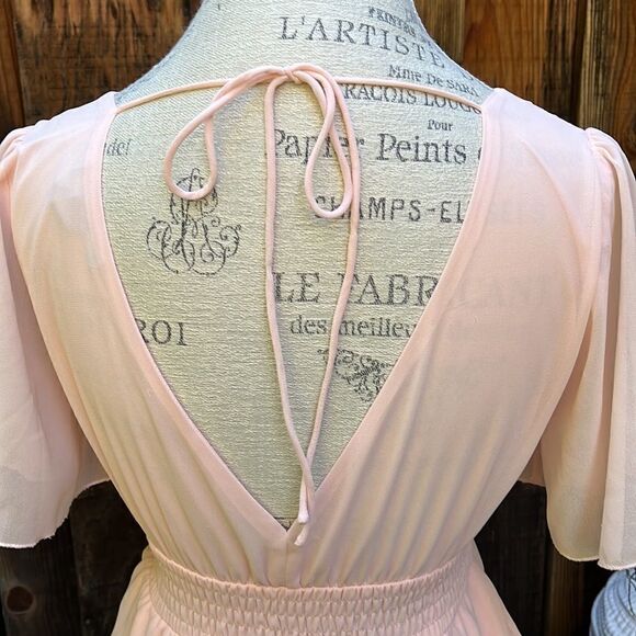 FOREVER
21 LOW V-NECK MINI DRESS. Size M - Picture 6 of 6